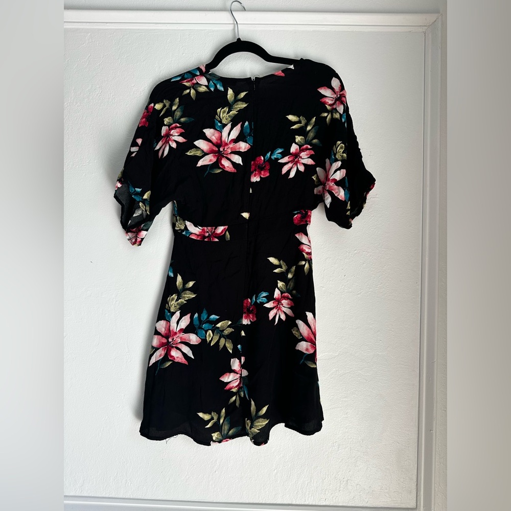 Floral Mini Flutter-Sleeve Dress | small - Picture 3 of 4